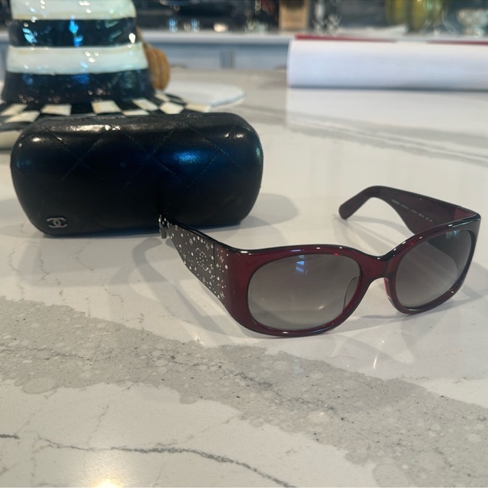 🍒CHANEL SWAROVSKI SUNGLASSES  WITH CRYSTAL